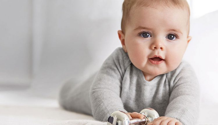 غلت زدن نوزاد