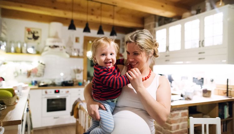 بغل کردن بچه در بارداری