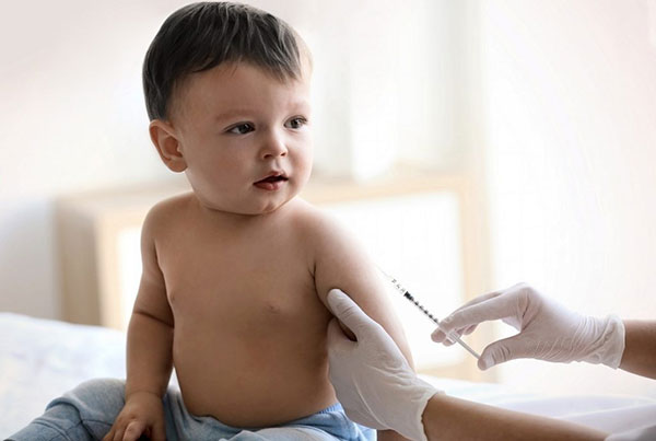 عوارض واکسن نوزاد
