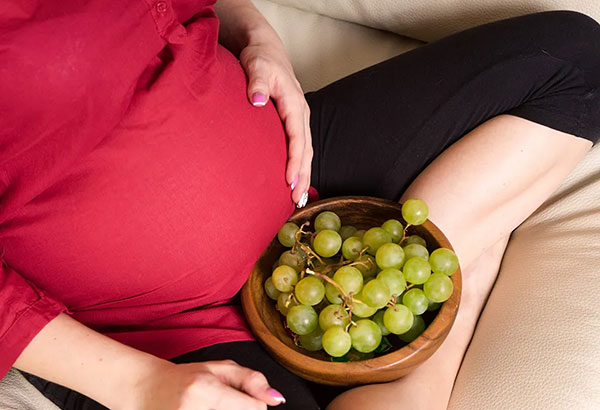 مصرف انگور در دوران بارداری