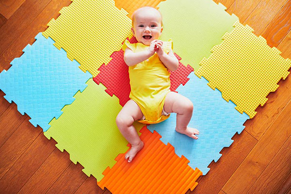 بهترین فعالیت و مهارت حرکتی برای نوزادان